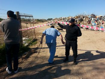 La mujer hallada en un basural tenía golpes y lesiones en el cuerpo