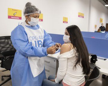 Santa Fe: habilitaron la vacunación libre del segundo refuerzo de la vacuna contra el coronavirus