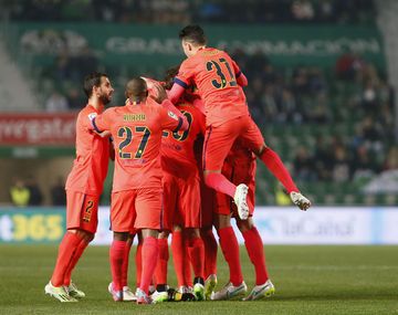 Barcelona goleó al Elche y enfrentará al Atlético Madrid