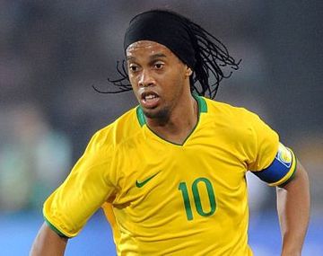Ronaldinho vuelve a la selección brasileña de la mano de Scolari