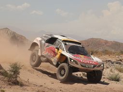 Peterhansel, otra vez en el primer lugar Peterhansel, otra vez en el primer lugar