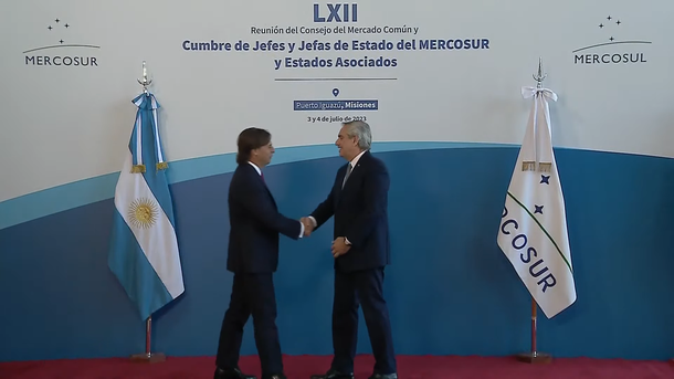 El gobierno argentino ofreció ayuda a Uruguay para enfrentar la crisis del agua.
