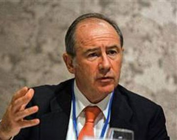 Rato ahora renunció a la aerolínea en la que estaba por Bankia