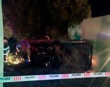 Un chico manejaba una camioneta