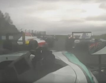 Billy Monger chocó en la Fórmula 4