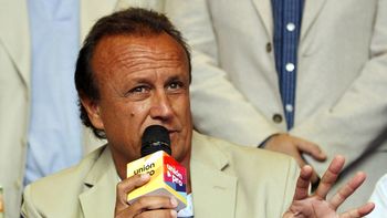 se va la tota: miguel del sel renuncia a su banca en la camara de diputados se va la tota: miguel del sel renuncia a su banca en la camara de diputados