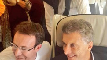 macri ya viaja en un vuelo de linea rumbo a paris, primera escala antes de davos macri ya viaja en un vuelo de linea rumbo a paris, primera escala antes de davos