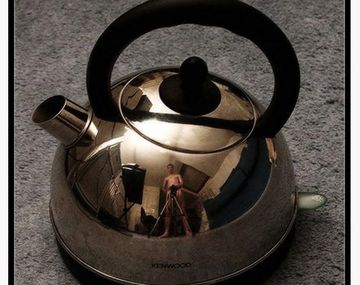 Venden productos por Internet y salen desnudos en las fotos