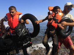 al menos 17 ninos refugiados muertos tras dos naufragios en el mar egeo al menos 17 ninos refugiados muertos tras dos naufragios en el mar egeo