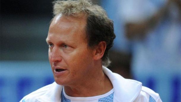 Martín Jaite ya está en Praga y espera por sus jugadores