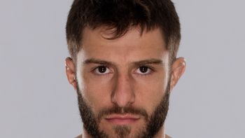 un personaje en el reality de la ufc: asados para engordar a sus rivales un personaje en el reality de la ufc: asados para engordar a sus rivales