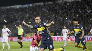 Benedetto desteja su gol para Boca ante Olimpia Benedetto desteja su gol para Boca ante Olimpia