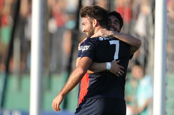 Cauteruccio marcó tres goles para San Lorenzo.