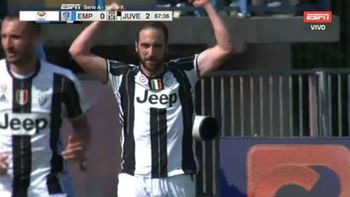 El festejo de Higuaín El festejo de Higuaín