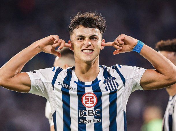 Dos equipos de la Premier League tienen en el radar a Ramón Sosa de Tallares