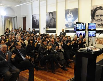 Cristina presiona a los bancos