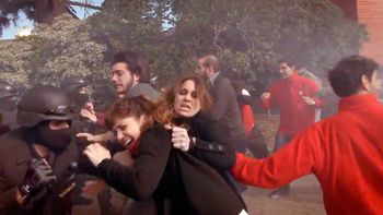 tension en la leona: desalojo y represion policial tension en la leona: desalojo y represion policial