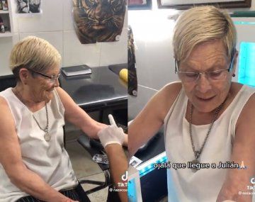 Abuela de 80 años se hizo un tatuaje en honor a Julián Álvarez y es viral