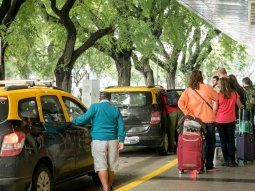 Toda la verdad detrás de la pelea de taxistas y choferes de app en Aeroparque: qué pasa