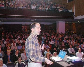 Físico argentino recibirá un millonario premio de la Fundación Milner