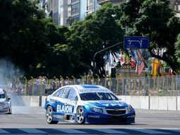 Por el TC 2000, ordenan no cobrar peaje en la AU Illia