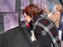 Viejas votando_NA