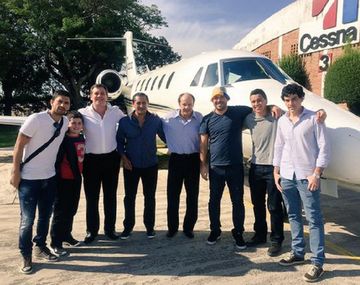 Rumbo a la Casa Blanca: Ramón Díaz va al Monumental en avión
