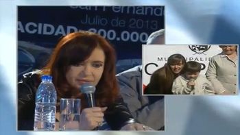 la presidenta, emocionada con un nene con sindrome de down la presidenta, emocionada con un nene con sindrome de down