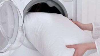 El truco casero de hacer para dejar las almohadas como nuevas y súper blancas El truco casero de hacer para dejar las almohadas como nuevas y súper blancas