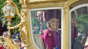la coronacion de maxima, entre la pompa y la crisis la coronacion de maxima, entre la pompa y la crisis