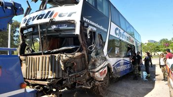 choque fatal en la ruta 7: hay seis muertos y decenas de heridos choque fatal en la ruta 7: hay seis muertos y decenas de heridos