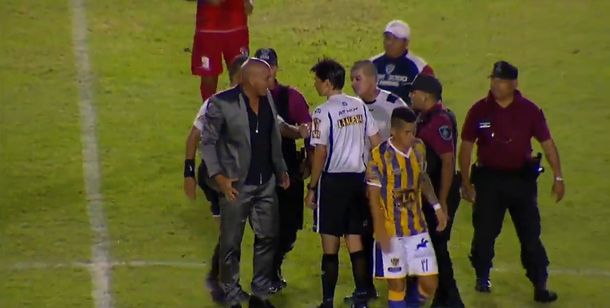 Daniel Bazán Vera entró desencajado al campo de juego