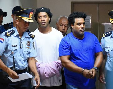 Ronaldinho y su hermano estuvieron un mes presos en Paraguay