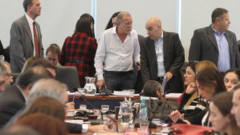 hay tres dictamenes por la ley antidespidos: manana se define en diputados hay tres dictamenes por la ley antidespidos: manana se define en diputados