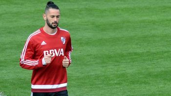marcelo larrondo sufrio una nueva lesion: ¡la novena desde que llego a river! marcelo larrondo sufrio una nueva lesion: ¡la novena desde que llego a river!