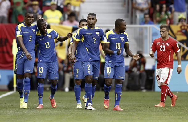 Sobre la hora Suiza le ganó a Ecuador en su debut mundialista en Brasilia