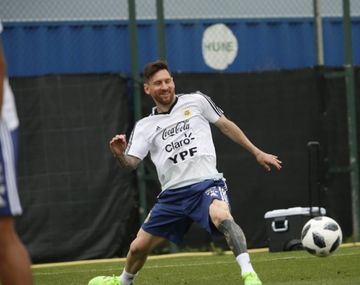 Lionel Messi entrenando con la Selección - Crédito:&nbsp;@Argentina