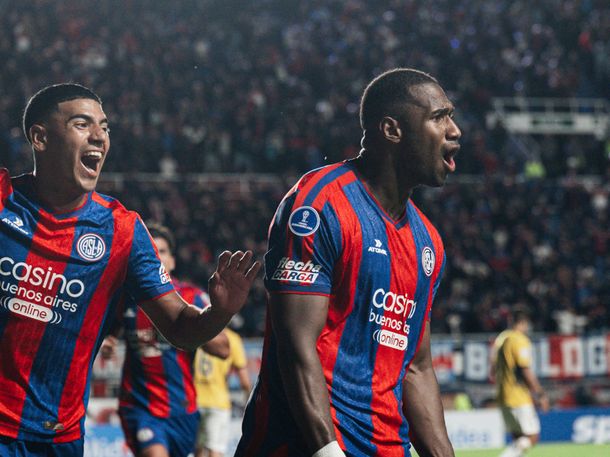 San Lorenzo venció por 2-0 a Deportivo Cuenca y es puntero en el Grupo D de la Copa Sudamericana