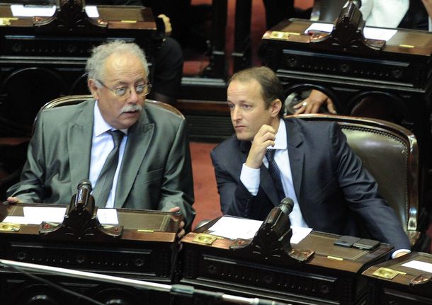 Insaurralde: No tengo dogmas, no voy a levantar la mano automáticamente