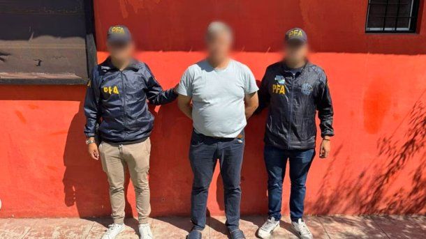 Detuvieron a un padre y a sus dos hijos por producir y vender material de abuso sexual infantil
