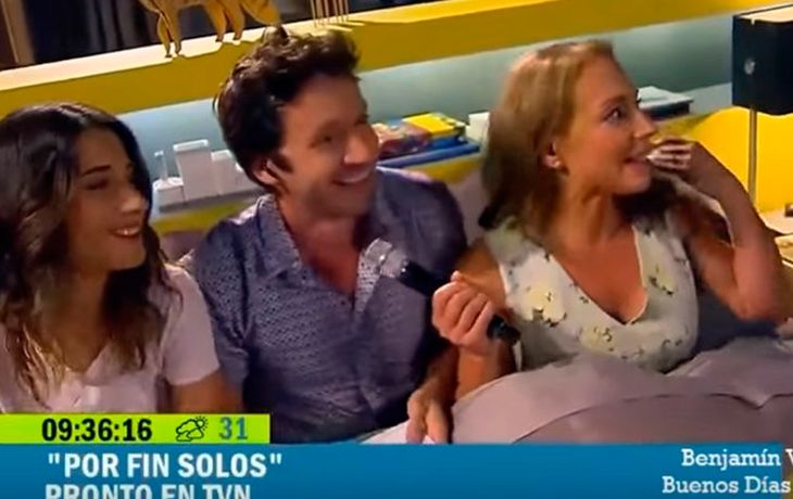 Vicuña, en la cama con dos mujeres
