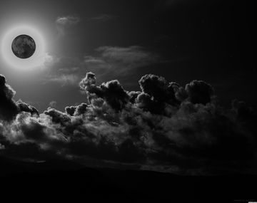 Luna negra: ¿se viene el fin del mundo?