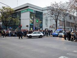 Por una amenaza de bomba, evacuaron la Municipalidad de Vicente López