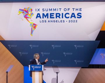 El reclamo de Alberto a la Cumbre por no incluir a las Malvinas en el logotipo