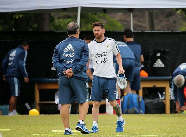 Tata Martino a un paso de dirigir a Messi en Inter Miami