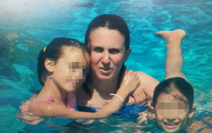 La mujer policía acusada de matar a su hija continuará detenida
