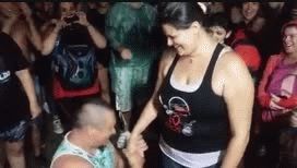 amor puro: le propuso matrimonio a su pareja en pleno cosquin rock amor puro: le propuso matrimonio a su pareja en pleno cosquin rock
