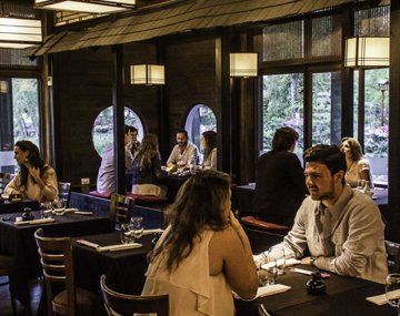 Ajuste a los pequeños gustos: el 76% de los argentinos dejó de salir a comer afuera