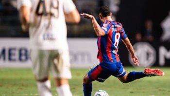 San Lorenzo levantó un 0-2 y empató 2-2 con Santos en Brasil. San Lorenzo levantó un 0-2 y empató 2-2 con Santos en Brasil.