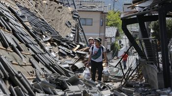 japon descarta tsunami tras el fuerte terremoto de 7 grados en sur del pais japon descarta tsunami tras el fuerte terremoto de 7 grados en sur del pais